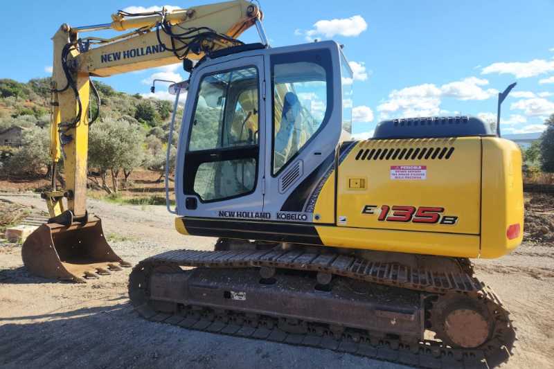 OmecoHub - Immagine NEW HOLLAND E135B